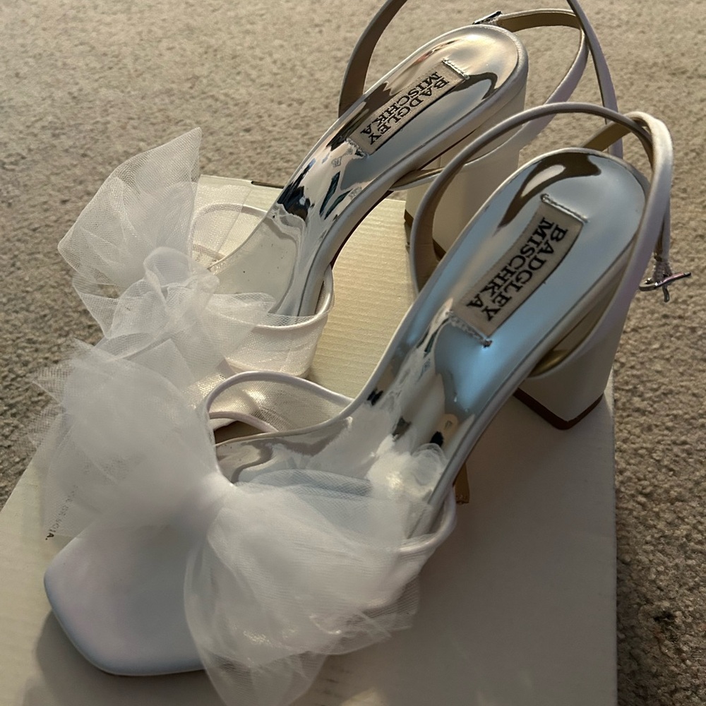 Badgley Mischka White Tess Block Heel